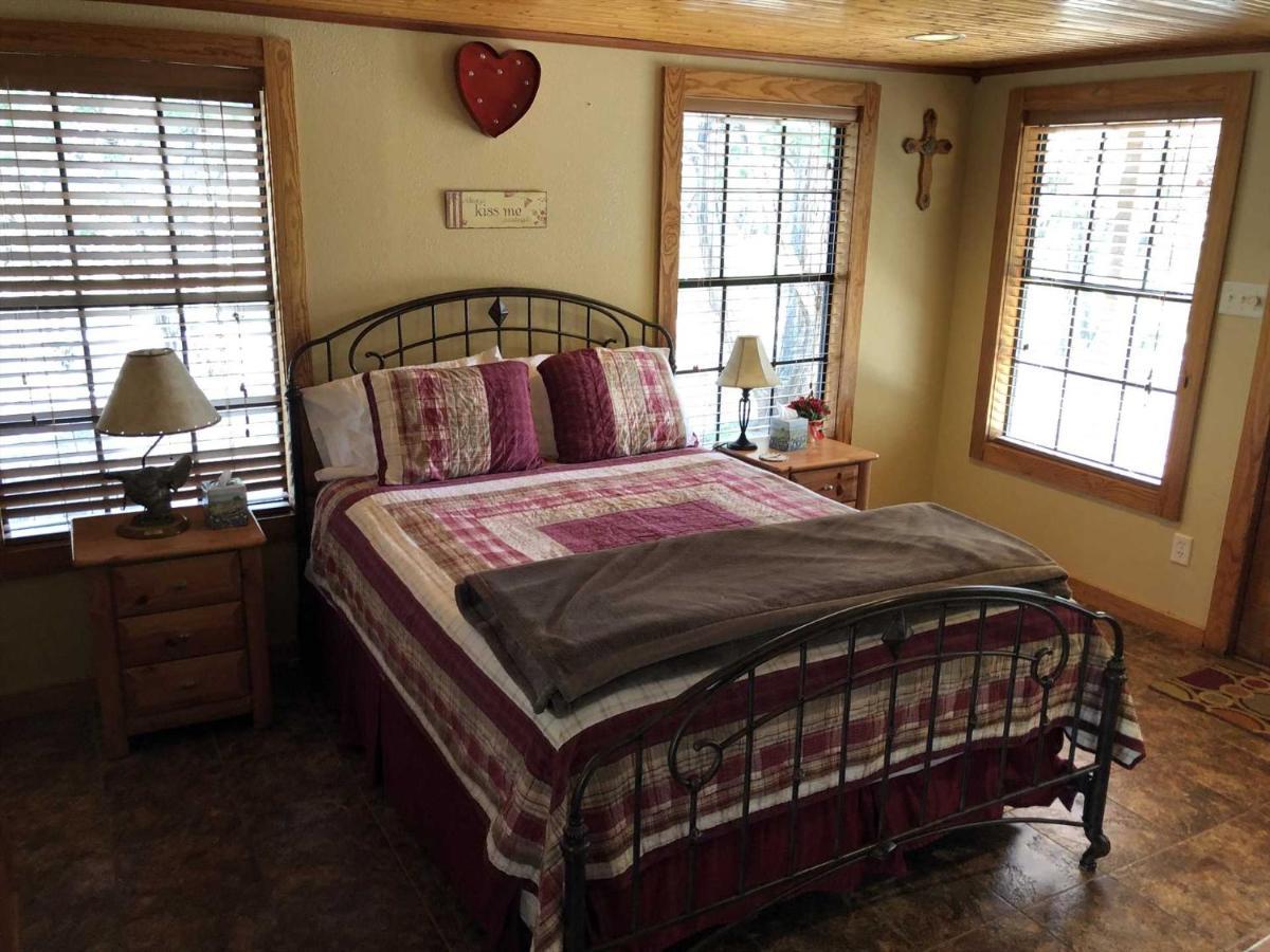 Rockin' B Ranch Love Shack Pipe Creek Ngoại thất bức ảnh